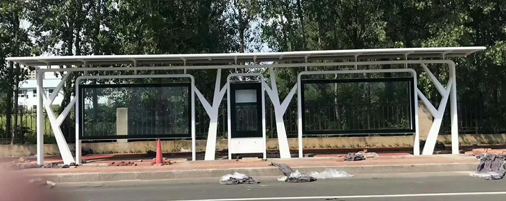 实拍公交站亭